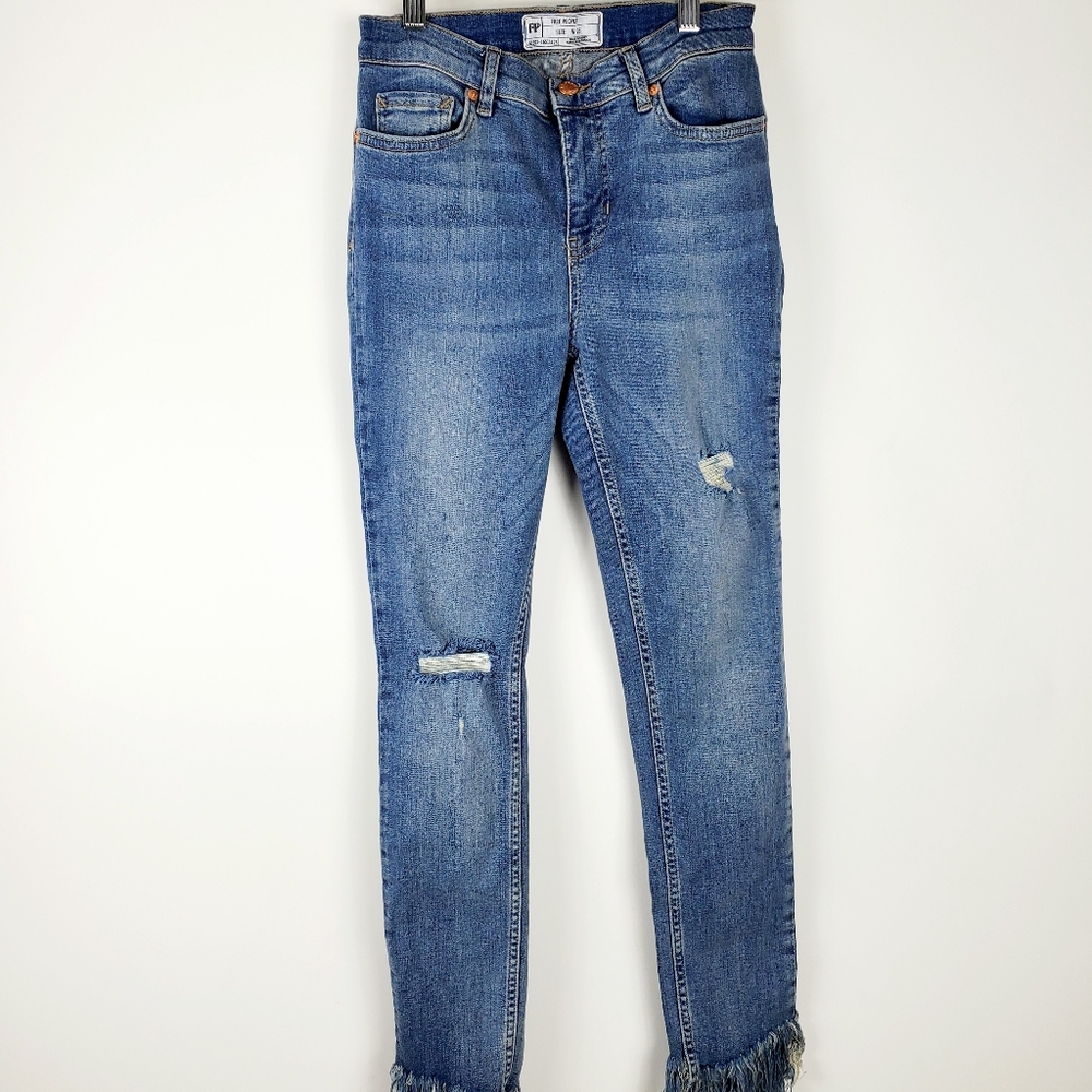 Free People Frayed Bottom Skinny Jeans Size 26 EUC